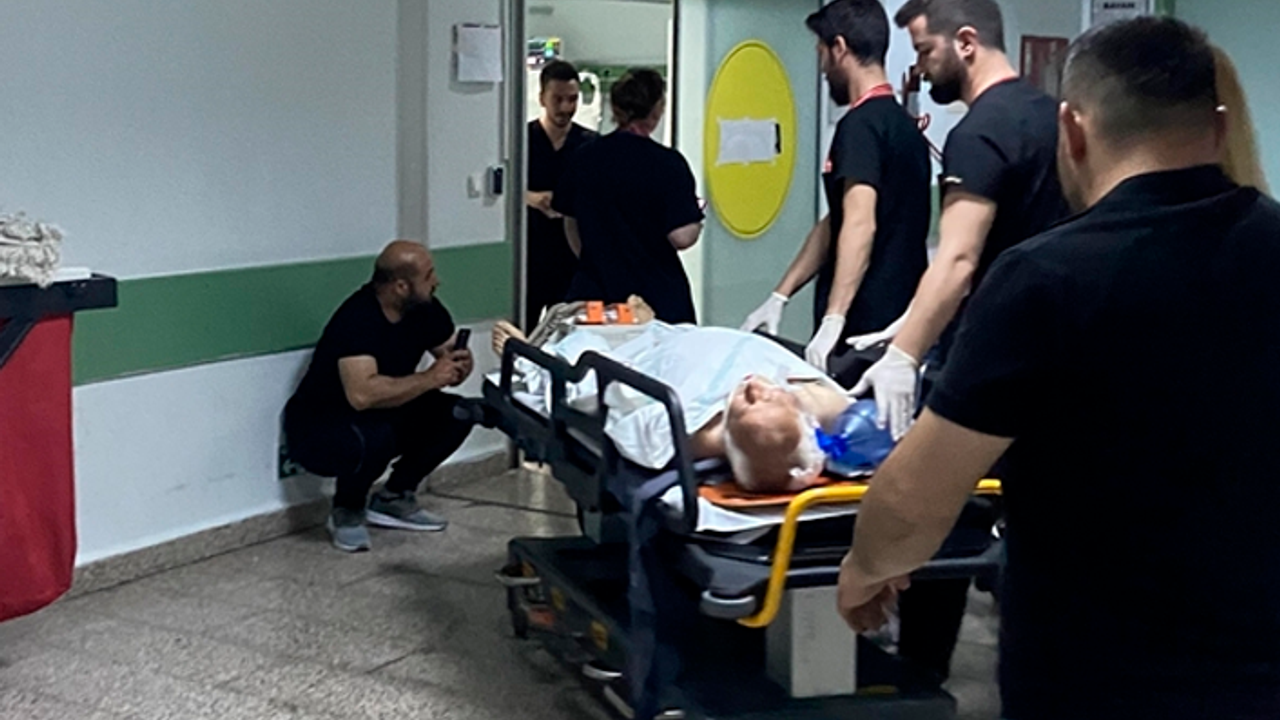 Kurbanlık boğa tepti hastanelik oldu