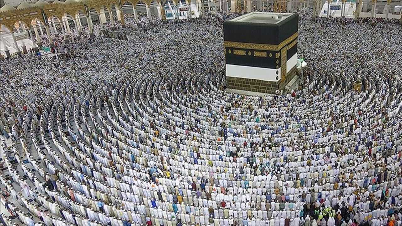 Yaklaşık 2,5 milyon Müslüman hacı oldu