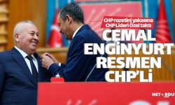 Cemal Enginyurt CHP rozetini yakasına taktı