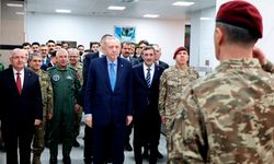 Cumhurbaşkanı Erdoğan iftarını 'bordo bereliler'le açtı