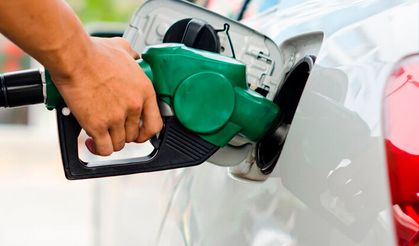 Akaryakıt fiyatlarına 2.40 TL'lik zam geldi