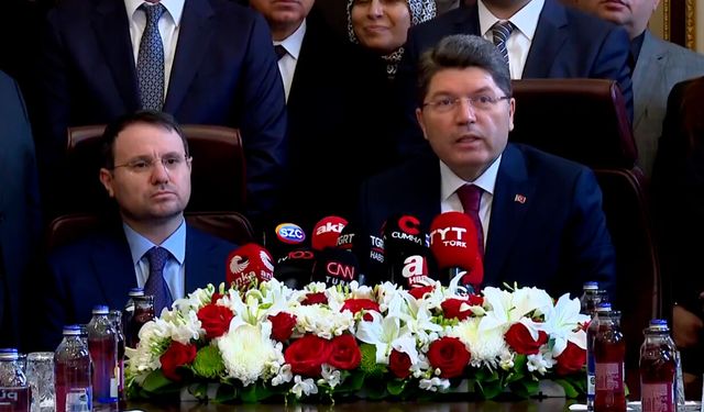 Bakan Tunç görevini yeni Bakan Gürlek'e devretti