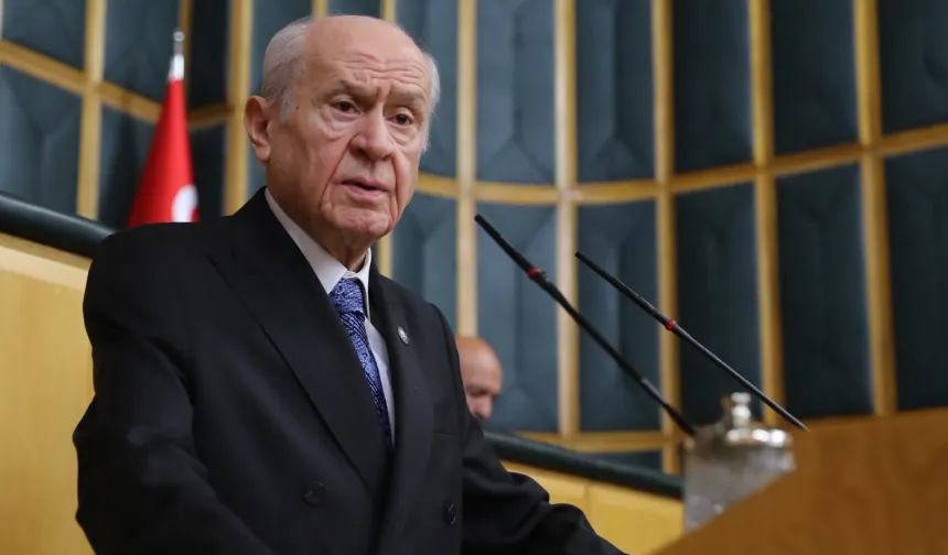 Bahçeli'den CHP'ye: "İki ayrı merkez, iki ayrı meşruiyet"