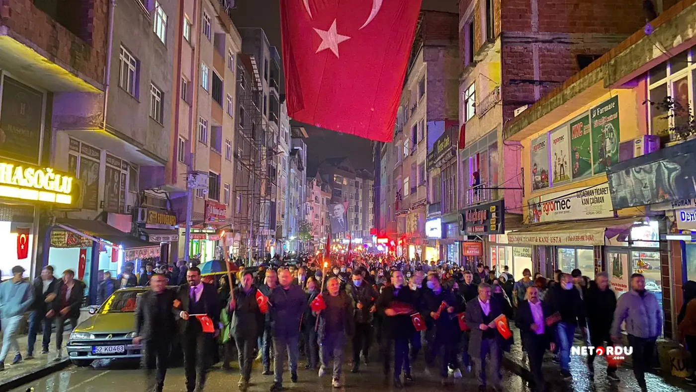 Turkiyede Herkes O Ismi Konusuyor 1F